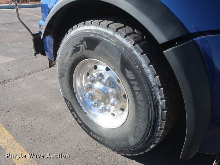 image for item DJ1824 2015 Kenworth T880  dump truck