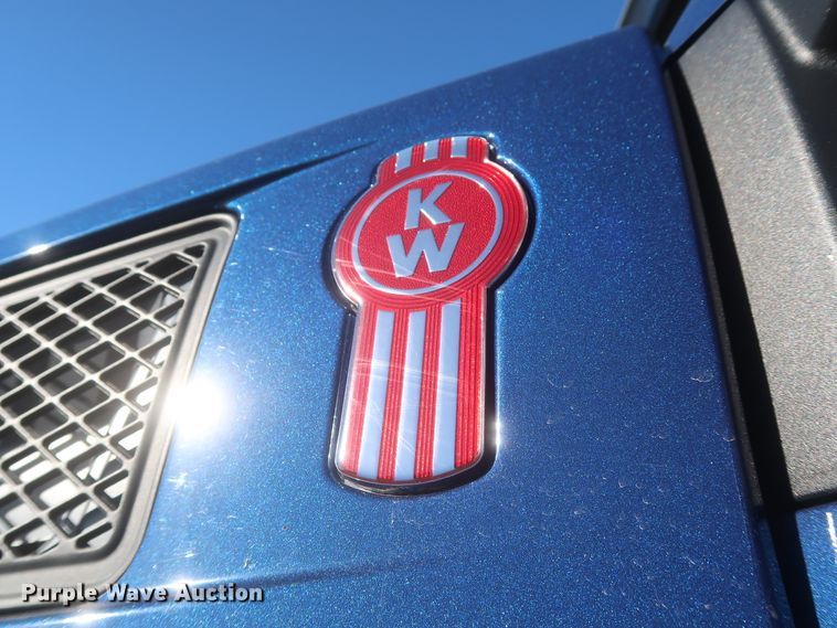 image for item DJ1824 2015 Kenworth T880  dump truck