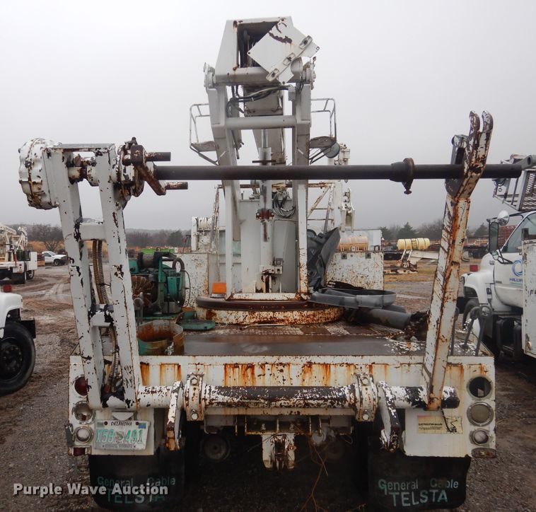 image for item DJ4864 1985 Ford F800  bucket truck