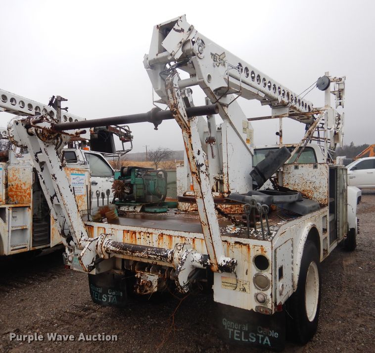 image for item DJ4864 1985 Ford F800  bucket truck