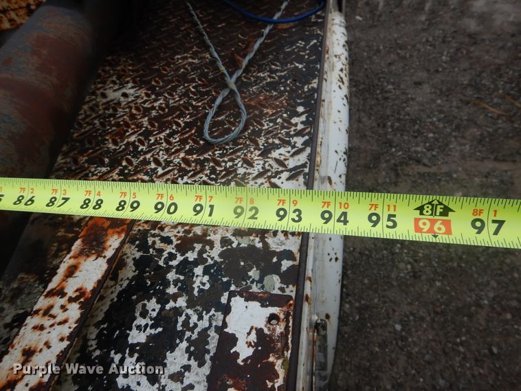 image for item DJ4864 1985 Ford F800  bucket truck