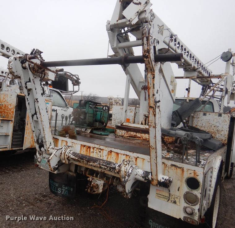 image for item DJ4864 1985 Ford F800  bucket truck