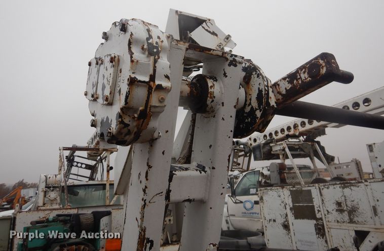 image for item DJ4864 1985 Ford F800  bucket truck