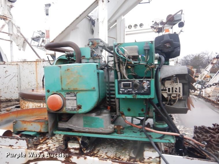 image for item DJ4864 1985 Ford F800  bucket truck