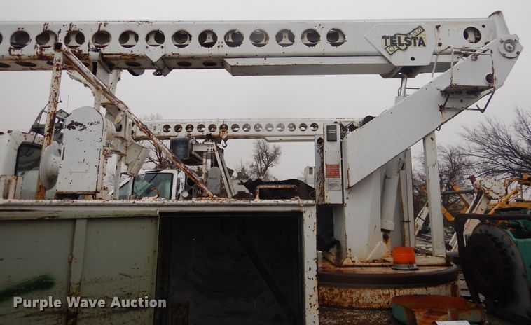 image for item DJ4864 1985 Ford F800  bucket truck