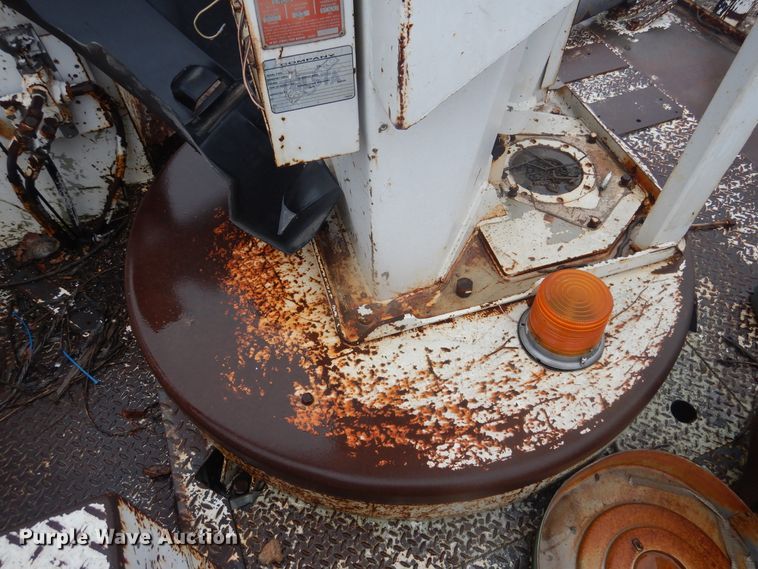 image for item DJ4864 1985 Ford F800  bucket truck