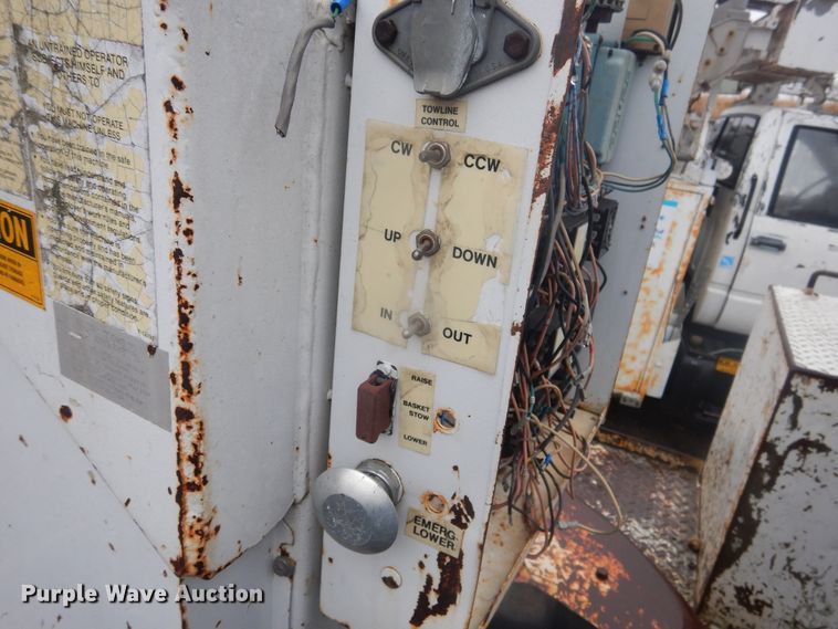 image for item DJ4864 1985 Ford F800  bucket truck