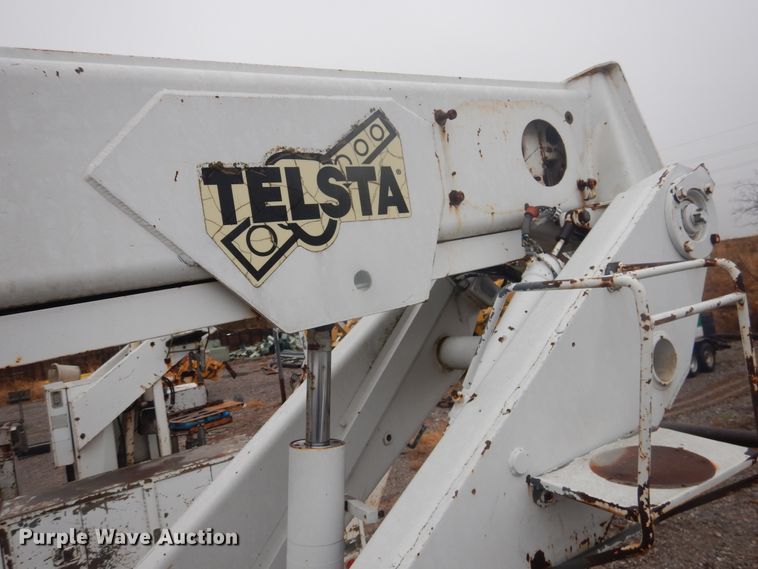 image for item DJ4864 1985 Ford F800  bucket truck