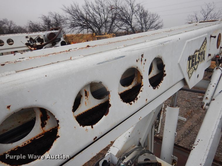 image for item DJ4864 1985 Ford F800  bucket truck