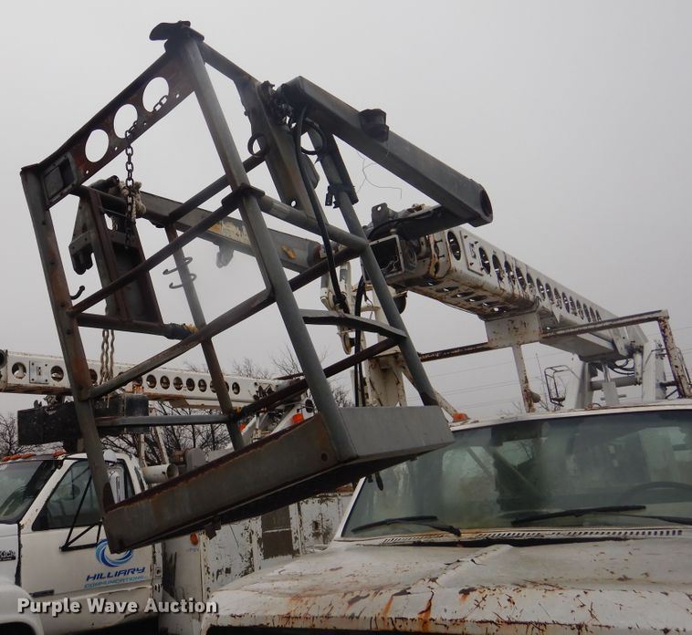 image for item DJ4864 1985 Ford F800  bucket truck