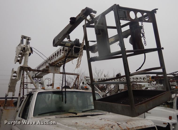 image for item DJ4864 1985 Ford F800  bucket truck