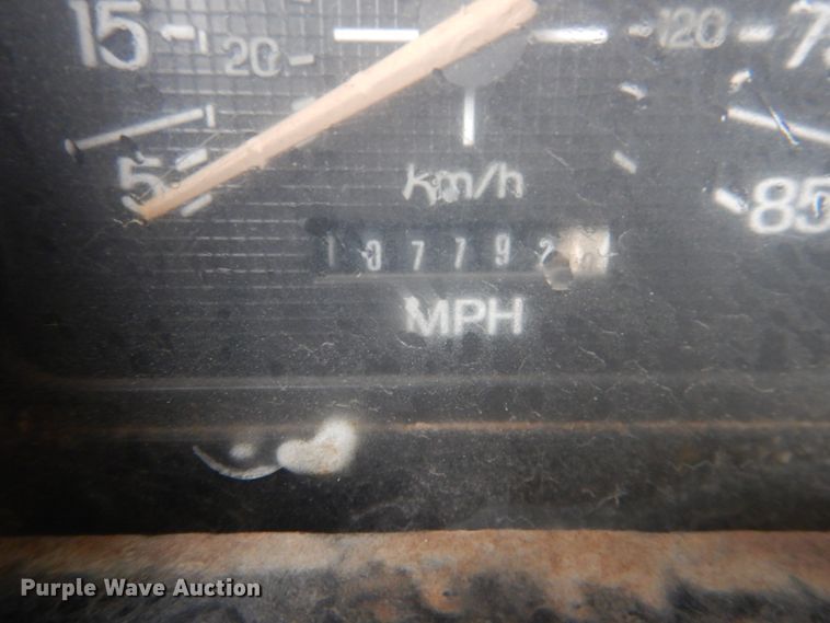 image for item DJ4864 1985 Ford F800  bucket truck