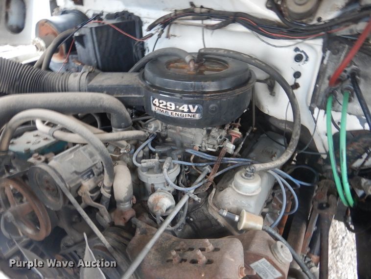 image for item DJ4864 1985 Ford F800  bucket truck