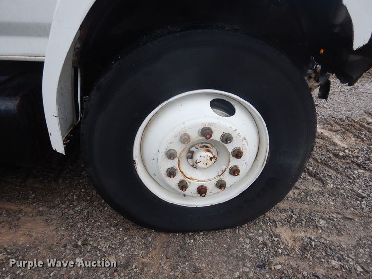 image for item DJ4864 1985 Ford F800  bucket truck