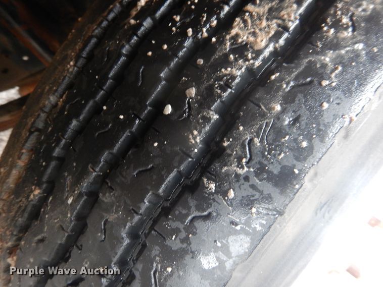 image for item DJ4864 1985 Ford F800  bucket truck