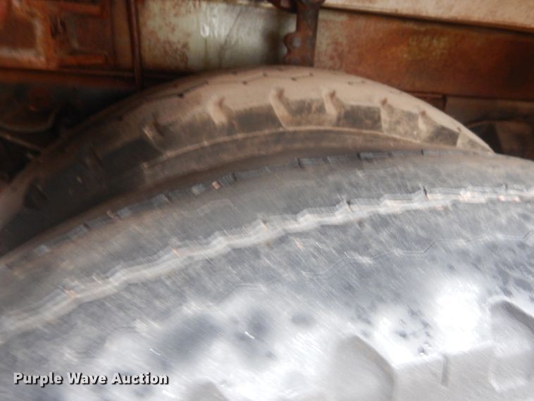 image for item DJ4864 1985 Ford F800  bucket truck