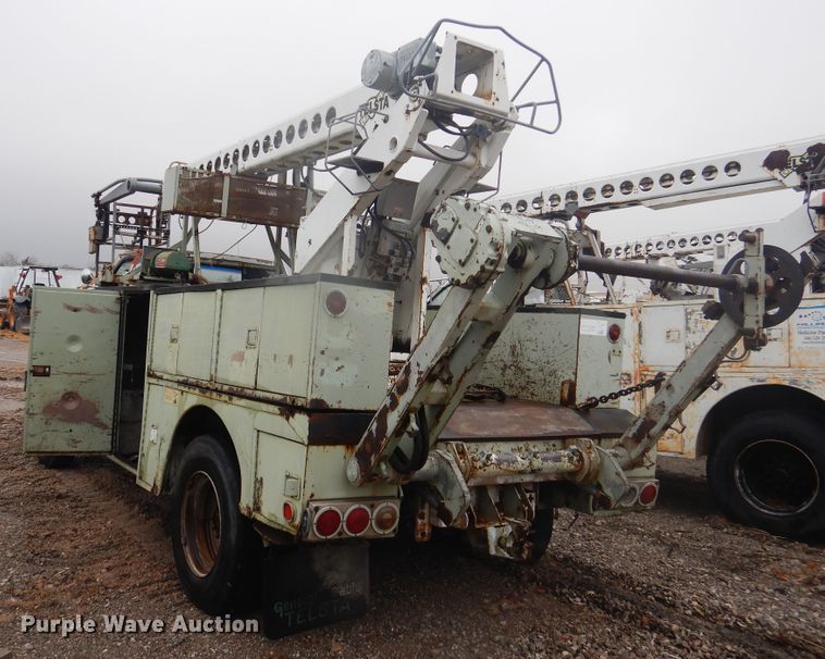 image for item DJ4865 1990 Ford F800  bucket truck
