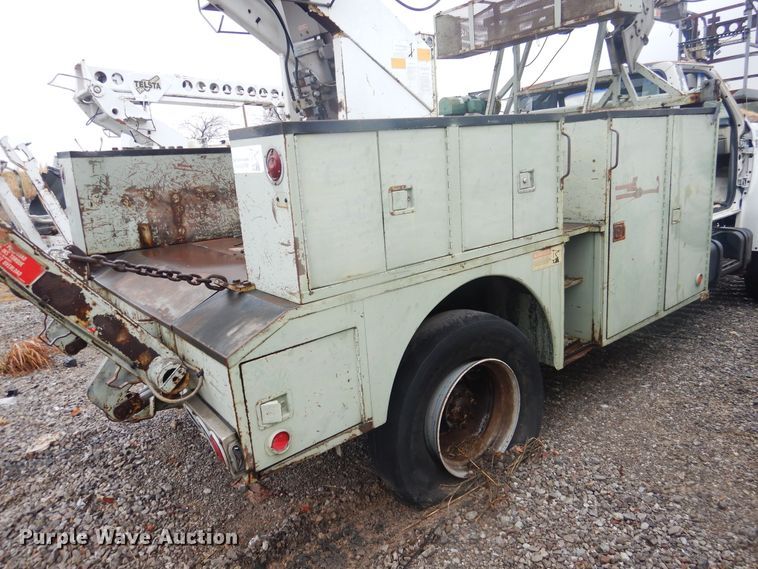 image for item DJ4865 1990 Ford F800  bucket truck
