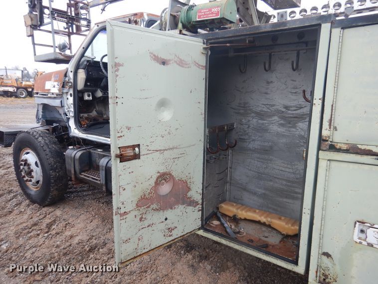 image for item DJ4865 1990 Ford F800  bucket truck