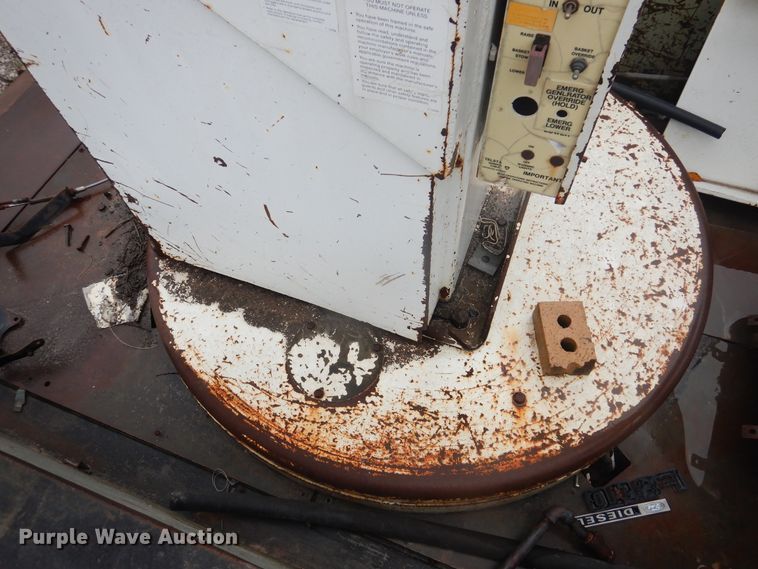 image for item DJ4865 1990 Ford F800  bucket truck