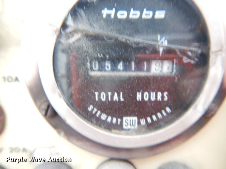 image for item DJ4865 1990 Ford F800  bucket truck