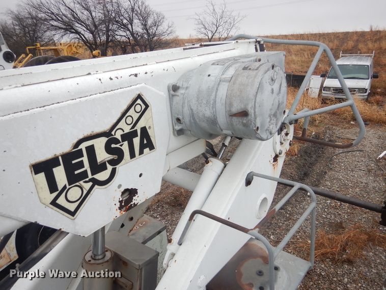 image for item DJ4865 1990 Ford F800  bucket truck