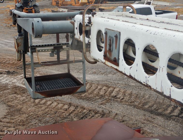 image for item DJ4865 1990 Ford F800  bucket truck