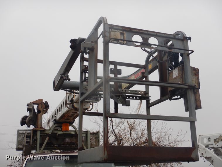 image for item DJ4865 1990 Ford F800  bucket truck