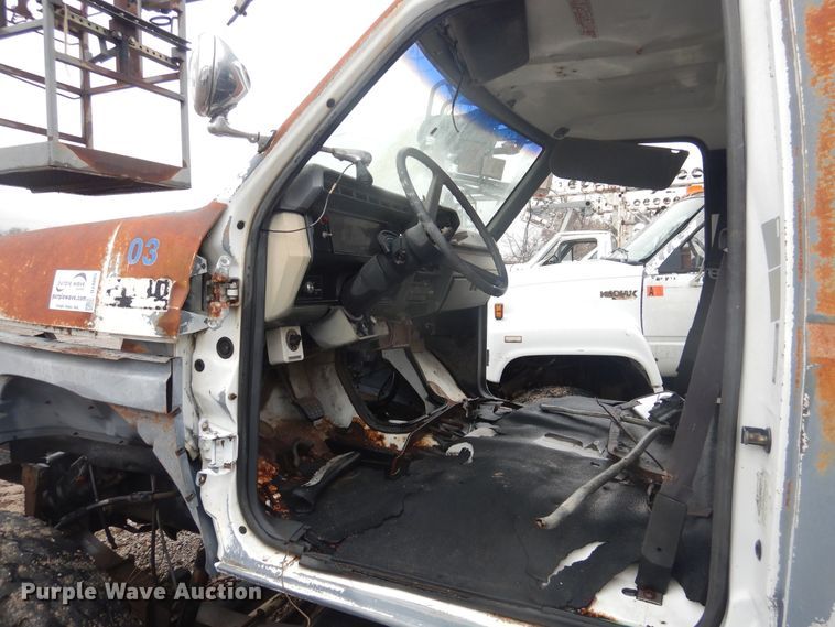 image for item DJ4865 1990 Ford F800  bucket truck