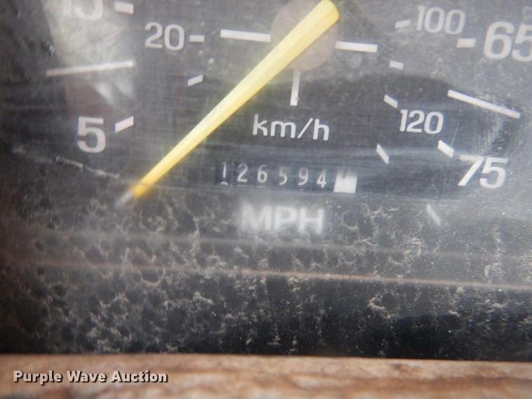 image for item DJ4865 1990 Ford F800  bucket truck