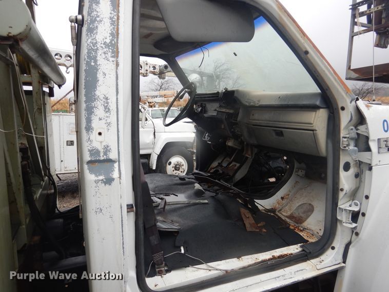 image for item DJ4865 1990 Ford F800  bucket truck