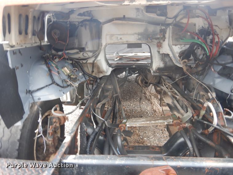 image for item DJ4865 1990 Ford F800  bucket truck