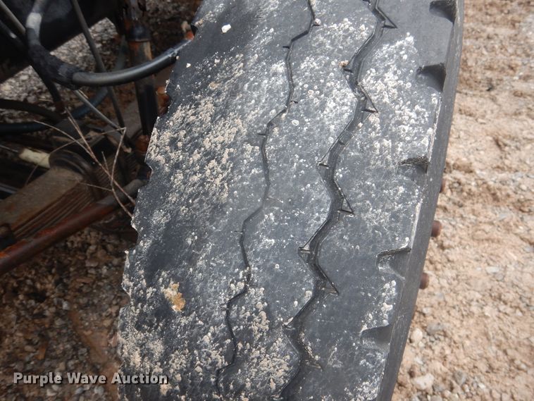 image for item DJ4865 1990 Ford F800  bucket truck