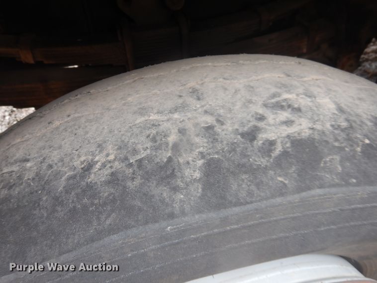 image for item DJ4865 1990 Ford F800  bucket truck