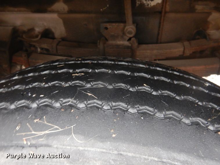 image for item DJ4865 1990 Ford F800  bucket truck