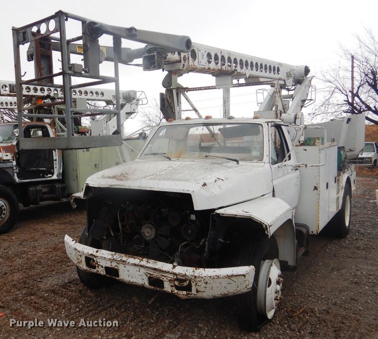 image for item DJ4866 1985 Ford F800  bucket truck