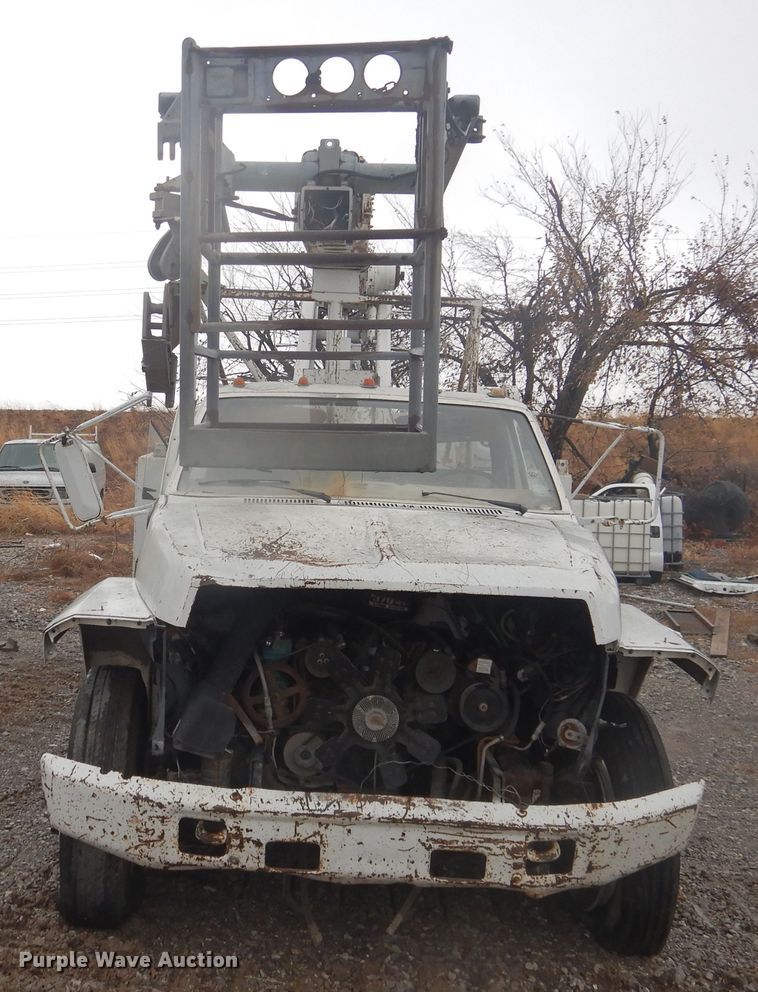 image for item DJ4866 1985 Ford F800  bucket truck