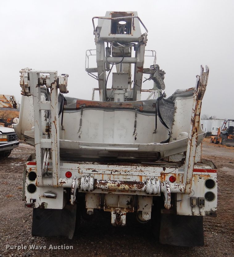 image for item DJ4866 1985 Ford F800  bucket truck
