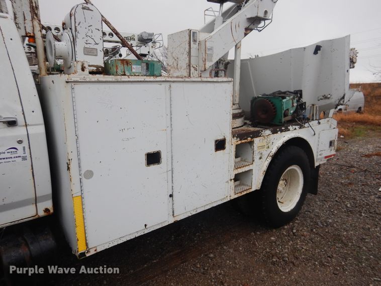 image for item DJ4866 1985 Ford F800  bucket truck