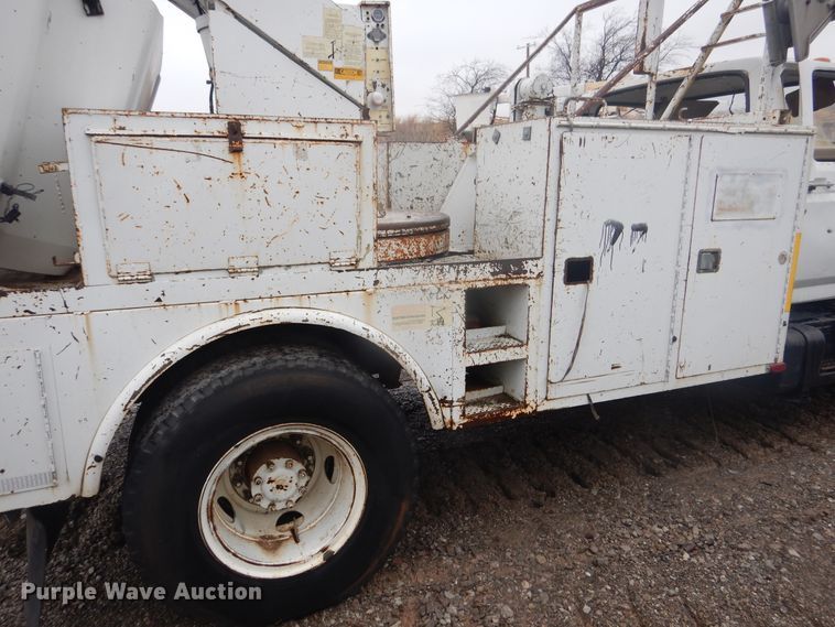 image for item DJ4866 1985 Ford F800  bucket truck