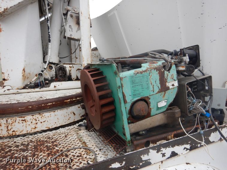 image for item DJ4866 1985 Ford F800  bucket truck