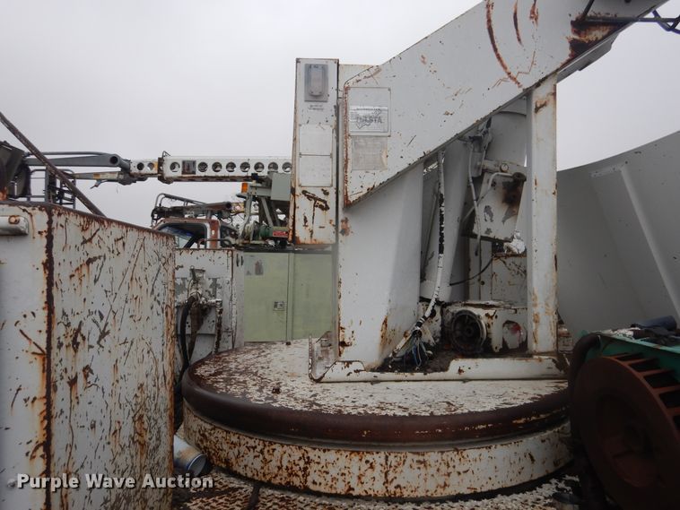 image for item DJ4866 1985 Ford F800  bucket truck