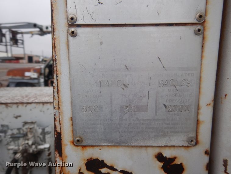 image for item DJ4866 1985 Ford F800  bucket truck