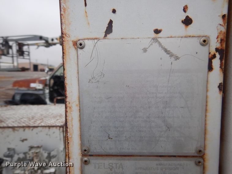 image for item DJ4866 1985 Ford F800  bucket truck