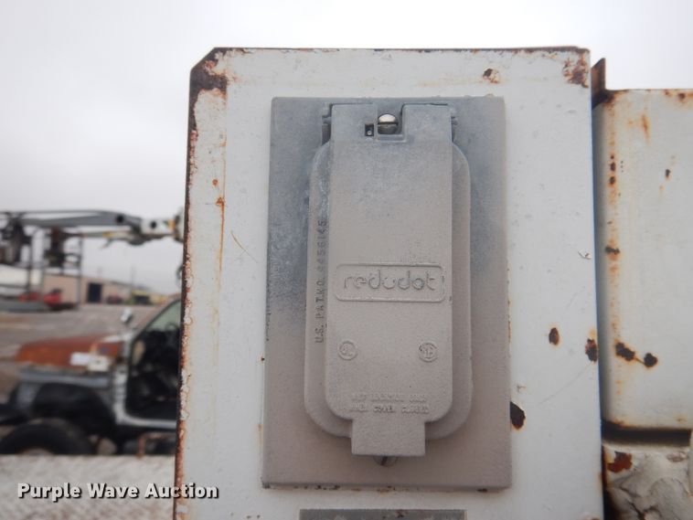 image for item DJ4866 1985 Ford F800  bucket truck