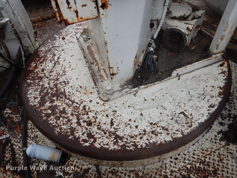 image for item DJ4866 1985 Ford F800  bucket truck