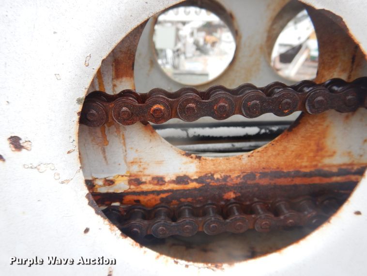 image for item DJ4866 1985 Ford F800  bucket truck