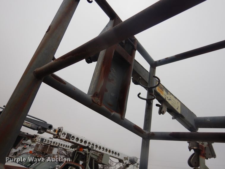 image for item DJ4866 1985 Ford F800  bucket truck