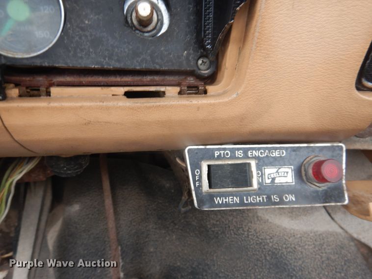 image for item DJ4866 1985 Ford F800  bucket truck