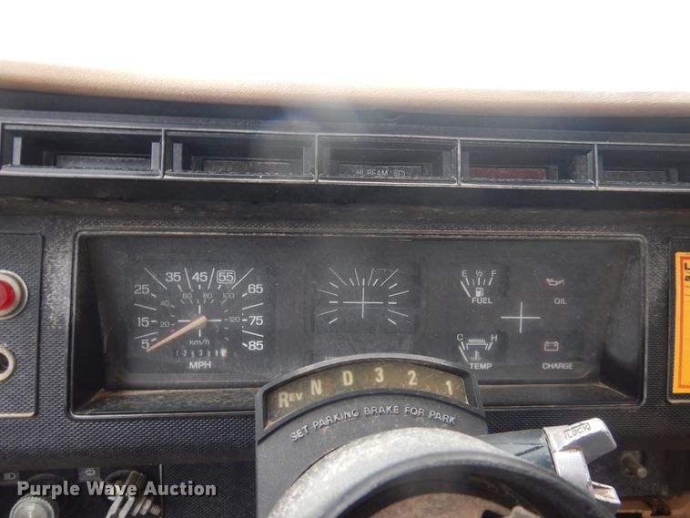 image for item DJ4866 1985 Ford F800  bucket truck